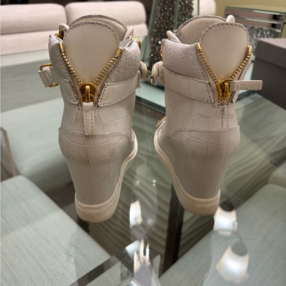 Authentic Giuseppe Zanotti Lorenz 75 TR Donna Gold and Cream High-Top Sneakers - Picture 7 of 17